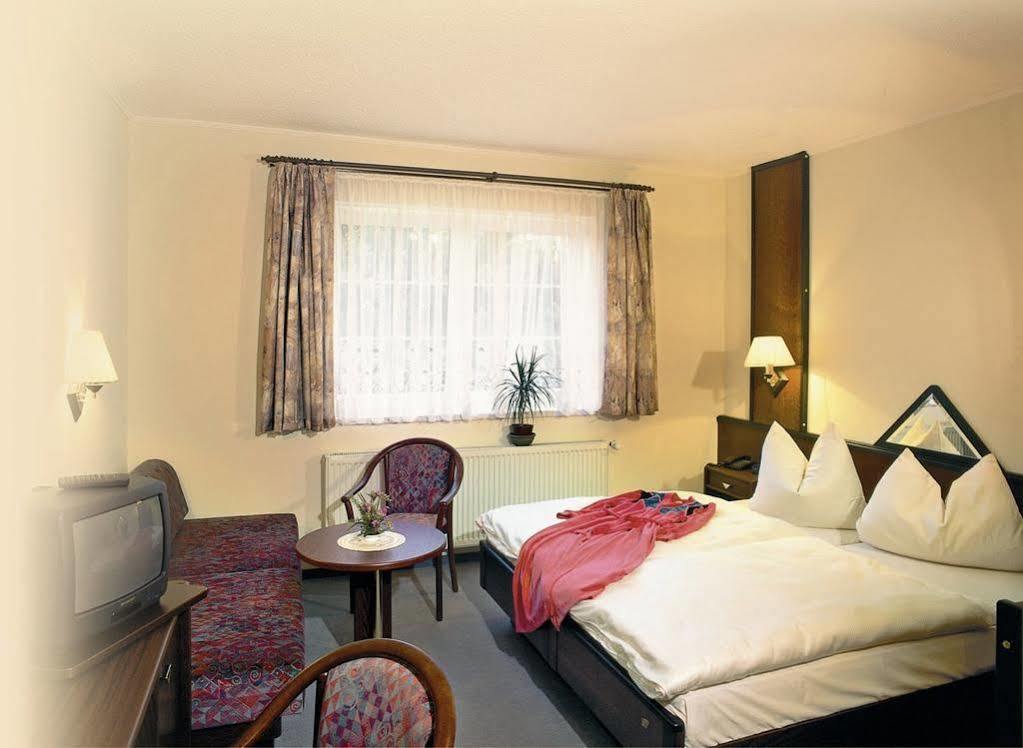 Familienhotel Zur Linde Panschwitz-Kuckau Dış mekan fotoğraf